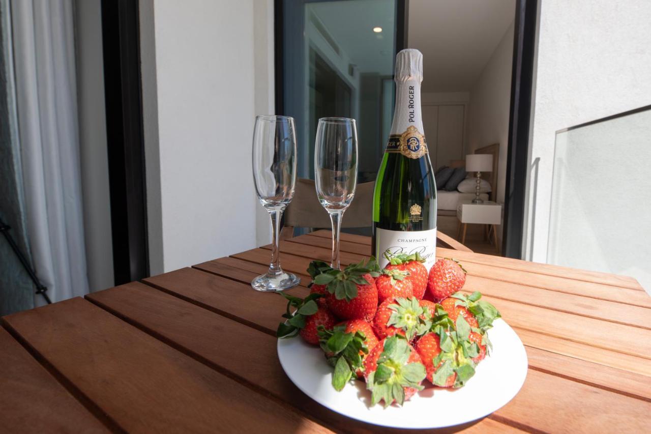 Brand New Luxury 1 Bed 2 Bath Apartment - Spa & Pool Gibraltar Exteriör bild