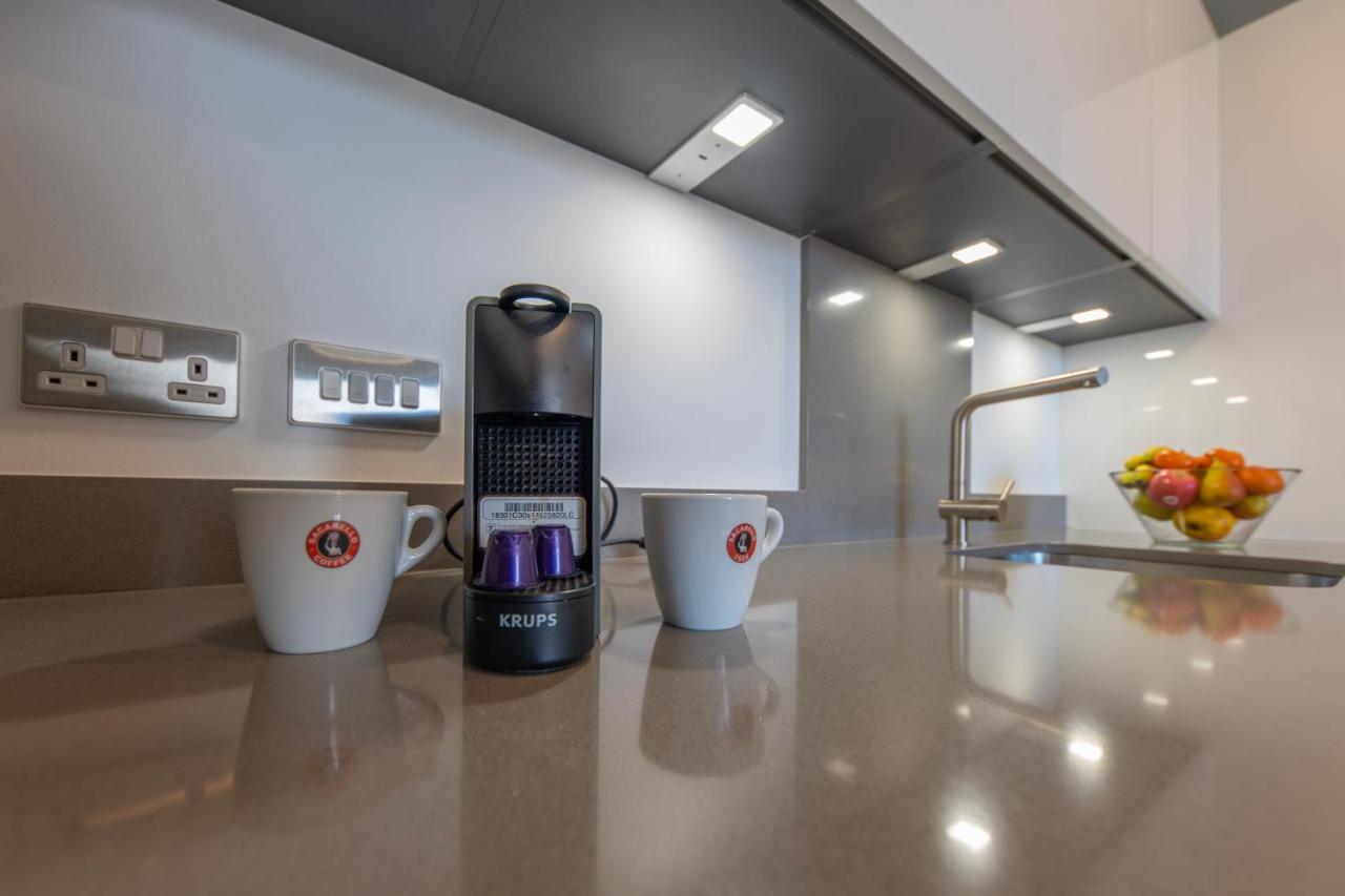 Brand New Luxury 1 Bed 2 Bath Apartment - Spa & Pool Gibraltar Exteriör bild